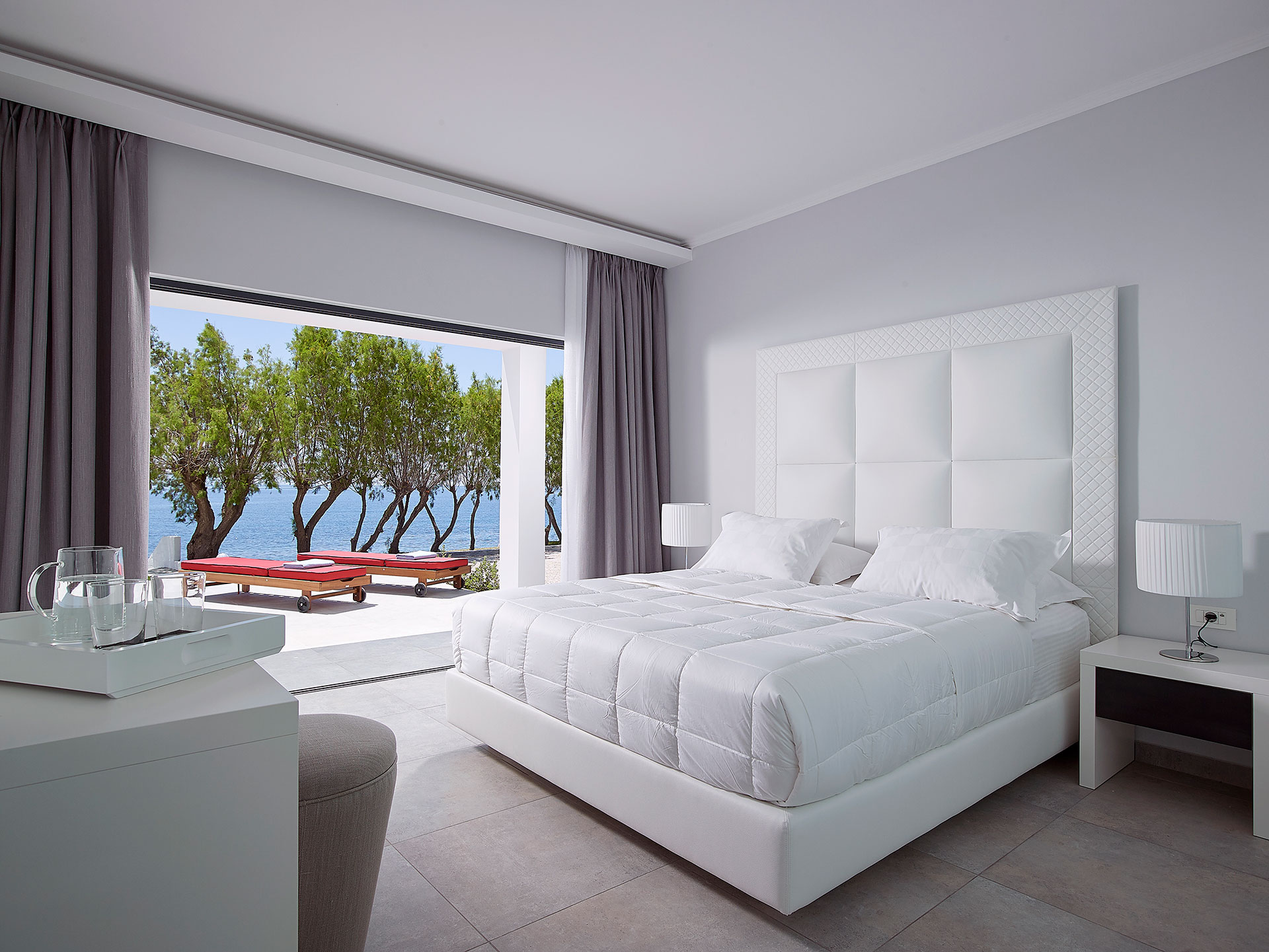 
Double bed with yard view