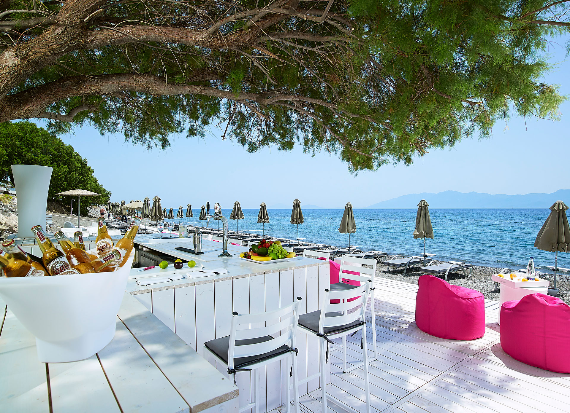 
Beach bar, sunbeds and the beach